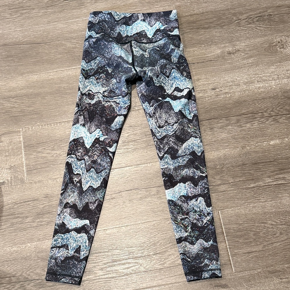 Ivivva Black and Blue Patterned Leggings - Picture 3 of 3